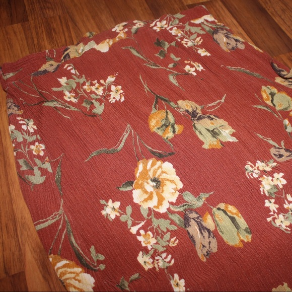 Floral skirt - Picture 2 of 3